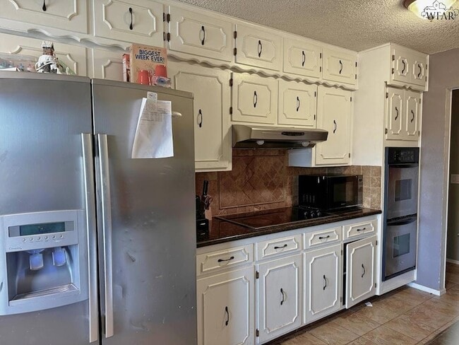 Building Photo - 2316 Perrin Dr