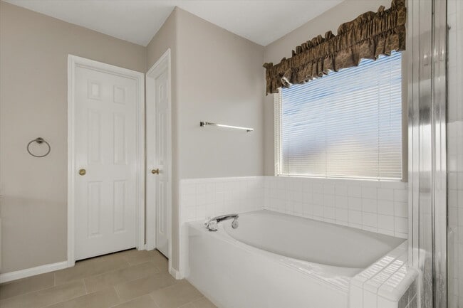 Building Photo - 11511 Mill Bridge Ct