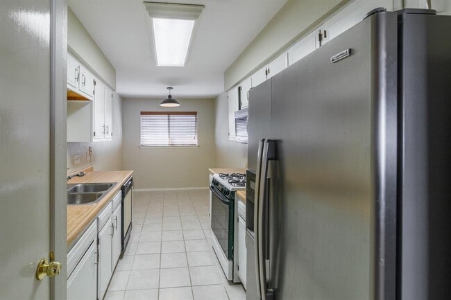 Building Photo - 11205 Slippery Elm Trail