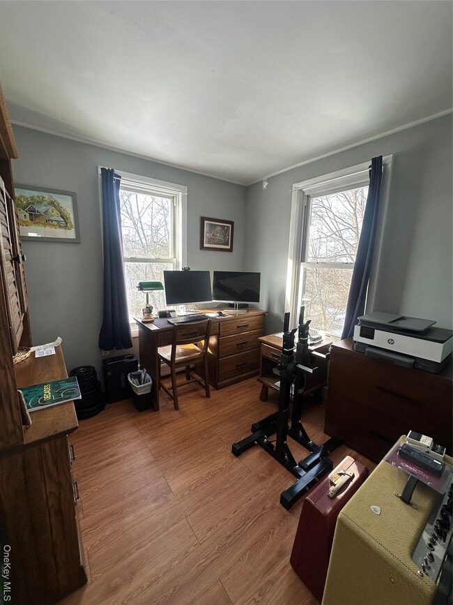 Building Photo - 496 Mountainview Ave