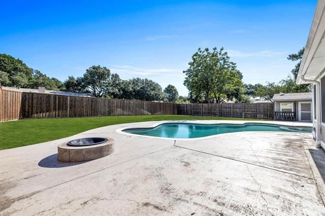 Building Photo - 7629 Spring Valley Rd