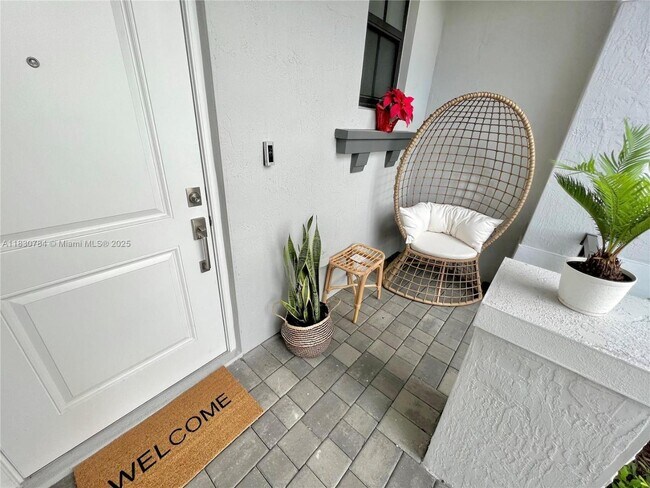 Building Photo - 20433 NW 4th Ave