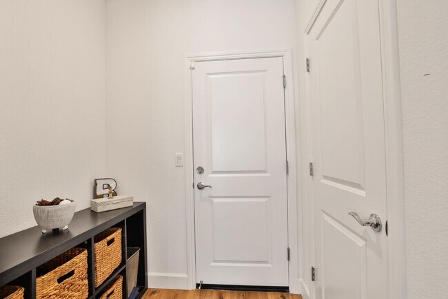 Building Photo - 2887 Penrose Ln