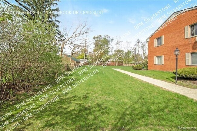 Building Photo - 801 Plate St