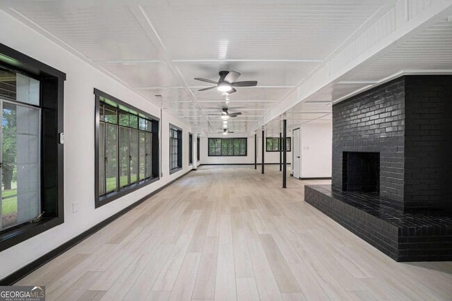 Building Photo - 788 Sherwood Rd N W