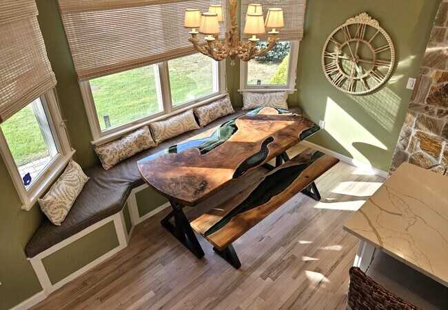 Building Photo - 1275 The Esplanade