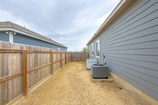 Building Photo - 5414 St Francis Dr