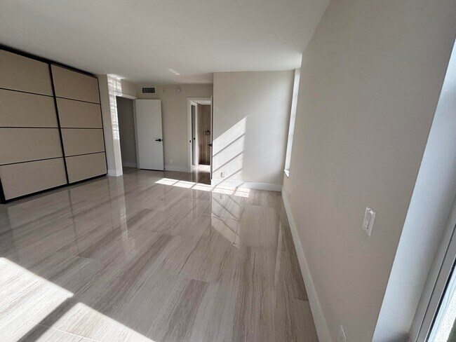 Building Photo - 3960 Oaks Clubhouse Dr