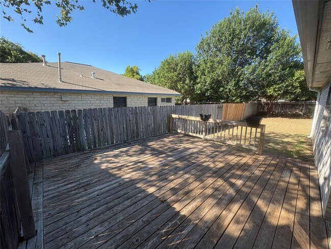 Building Photo - 1207 Shaun Dr