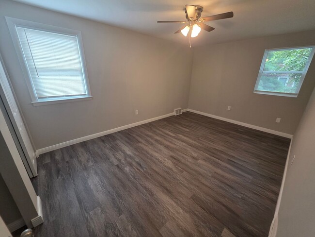 Building Photo - 264 Nandina Plaza