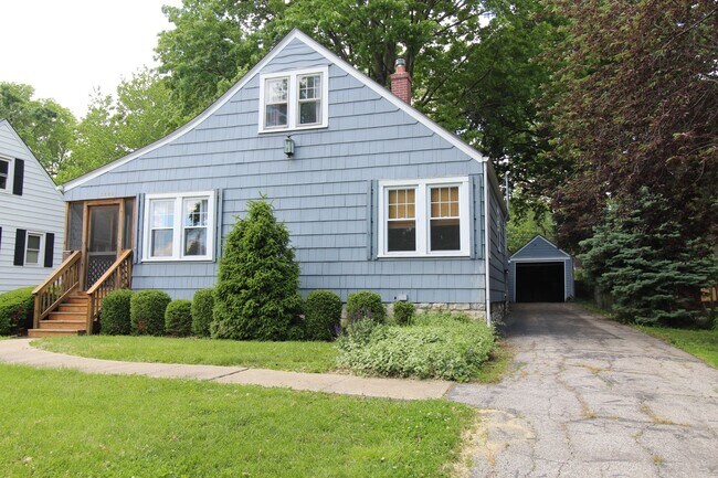 Primary Photo - 3 Bedroom 1.5 Bath Home In The Waldo Area