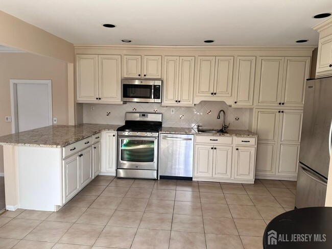 Building Photo - 4 Eric Ln