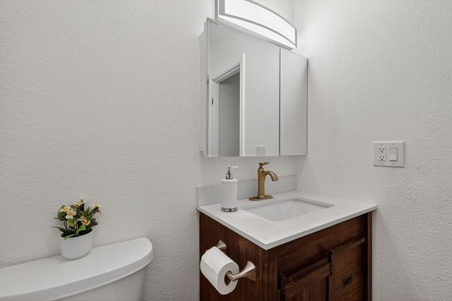 Building Photo - 4226 Comet Cir