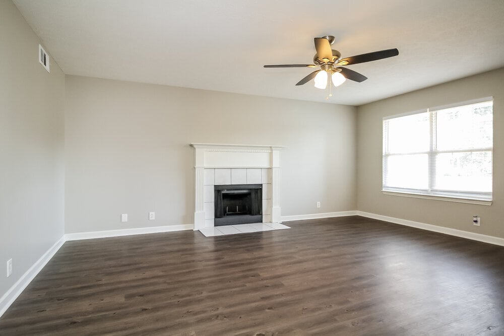 Building Photo - 3079 Roscommon Dr