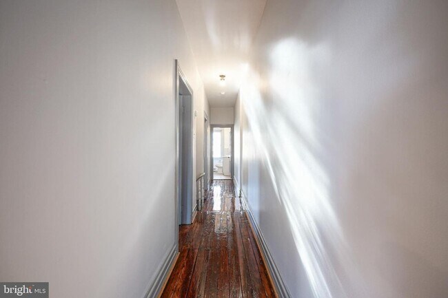 Building Photo - 1525 Tasker St