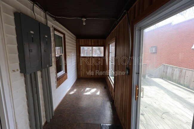 Building Photo - 104 Lee Ave