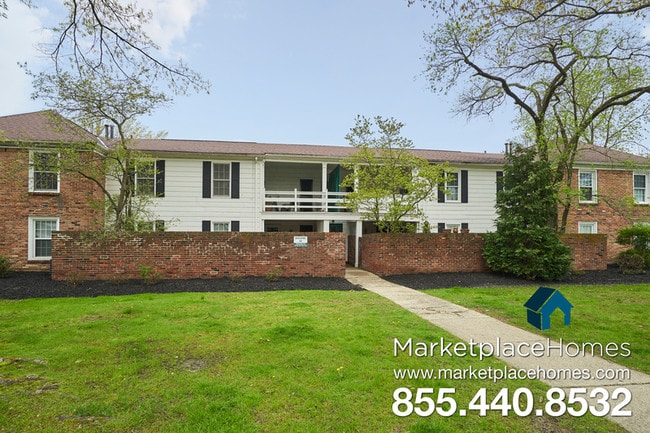 Building Photo - 43 Trenton Square