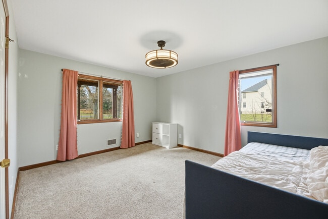 Building Photo - 150 Hankins Rd