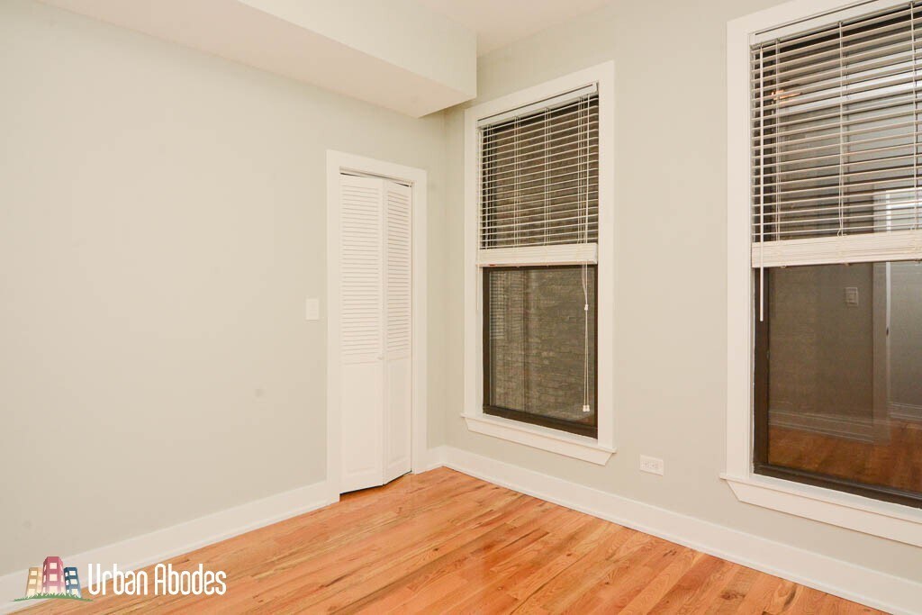 Building Photo - 636 W Oak St