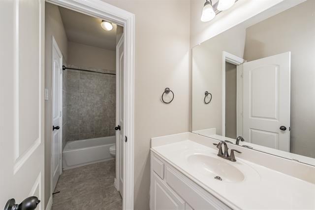 Building Photo - 1614 Chisholm Trail