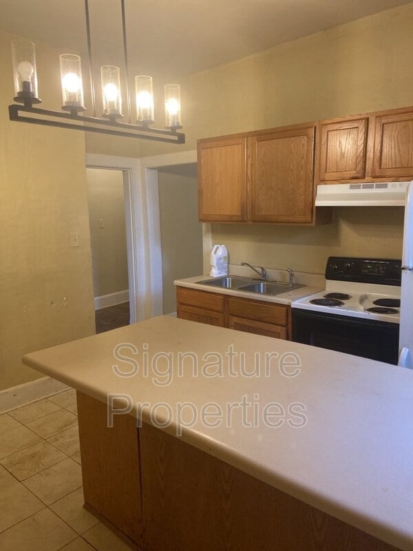 Building Photo - 208 N Jefferson St