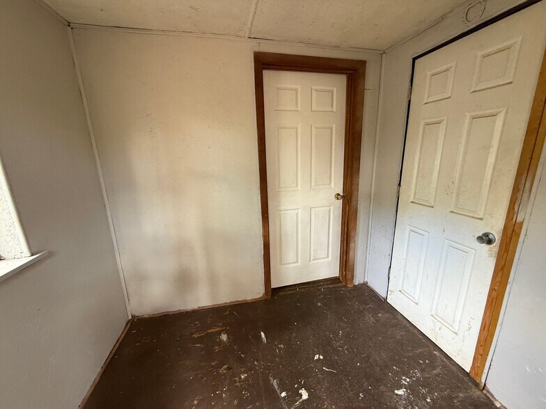 Building Photo - 442 Gardners Ln