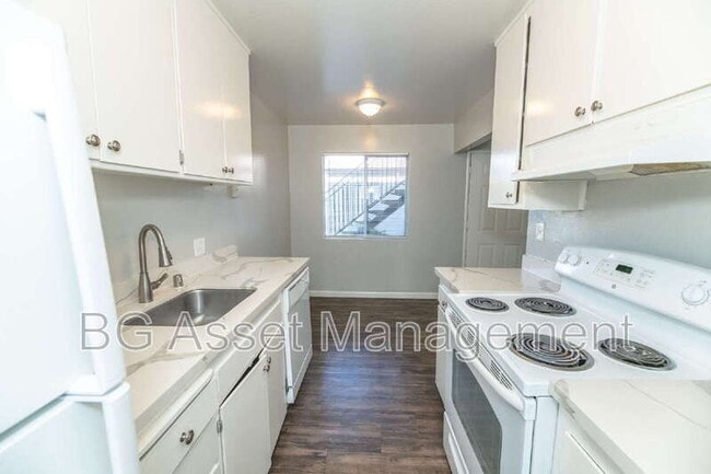 Building Photo - 1922 Ethan Way