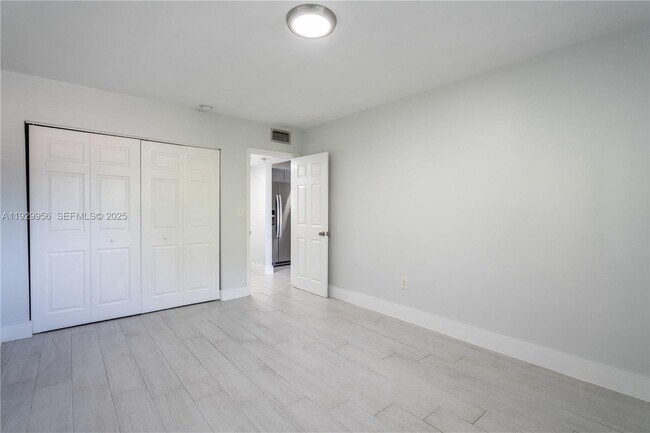 Building Photo - 465 NE 59th St