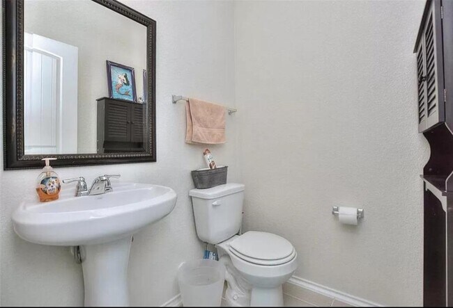 Building Photo - 2950 E Old Settlers Blvd