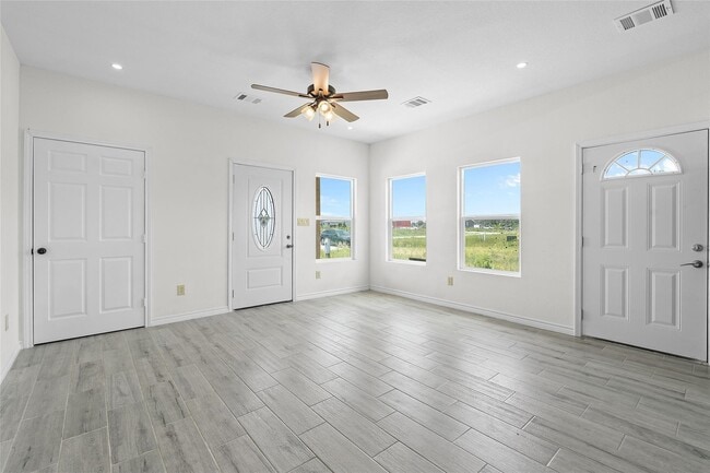 Building Photo - 5053-5835 Drive