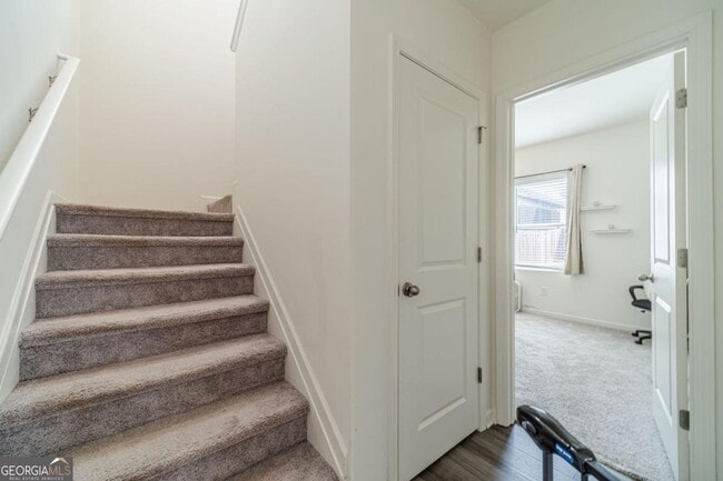 Building Photo - 222 Knightsbridge Ln