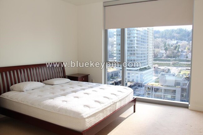 Building Photo - 2 Bed, 2 Bath Condo with 24 HR Concierge a...