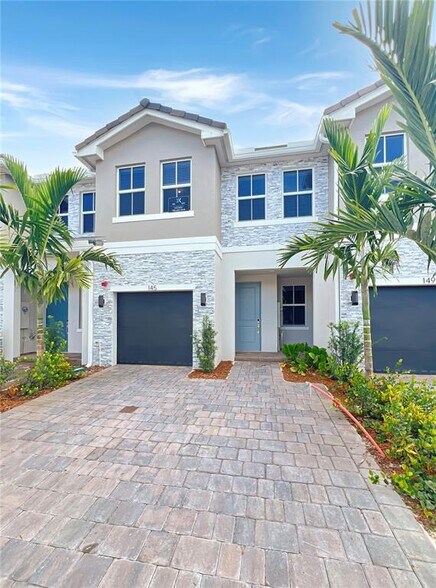 Primary Photo - 145 SW 170th Ave