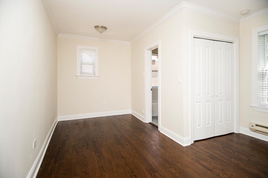 Building Photo - 2133 N Dayton St