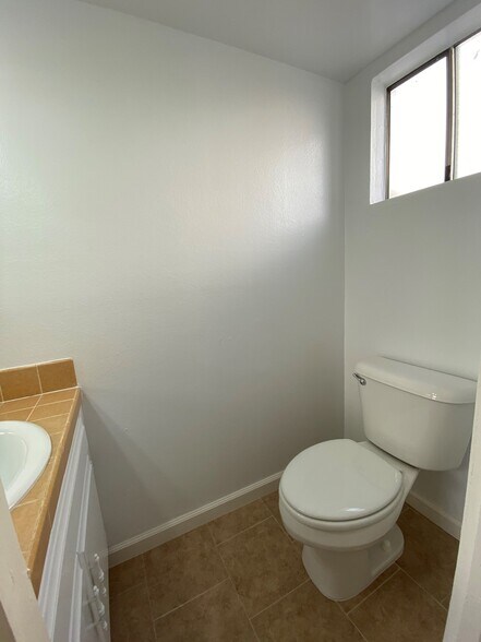 Building Photo - 4225 Parkwood Ct