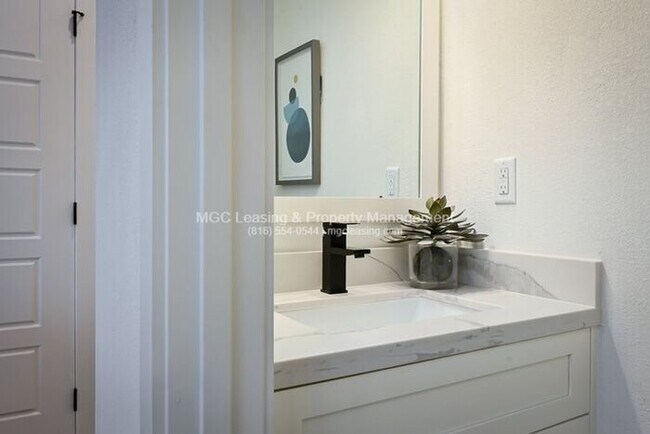 Building Photo - Highly sought after Ayden Place Duplexes with a 2-Car Garage in Kansas City!
