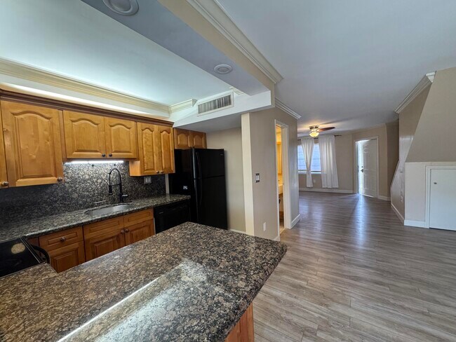 Building Photo - 5937 SW 36th Ct