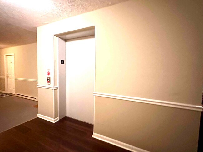 Building Photo - 45512 Westmeath Way