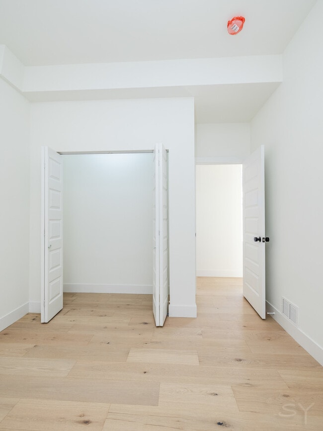 Building Photo - 1830 S Peoria St