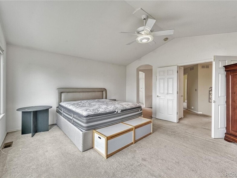 Building Photo - 9215 Ashburn Ct