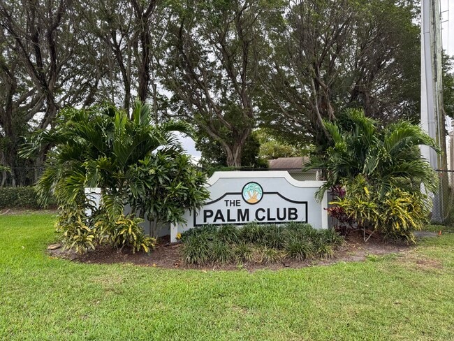 Building Photo - 1107 Green Pine Blvd