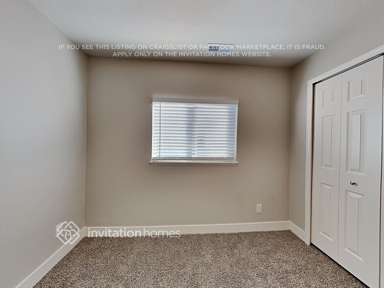 Building Photo - 5785 Grapevine Dr