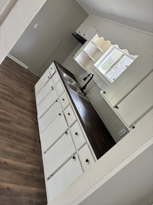 Building Photo - 1110 S Washington Ave