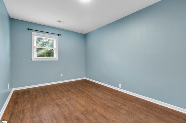 Building Photo - 125 River Way Dr