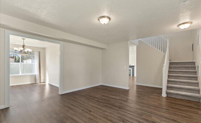 Building Photo - 4995 N Tasman Dr