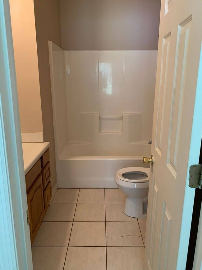 Building Photo - Charming 3BR/2.5BA Two-Story Home with Fenced Backyard
