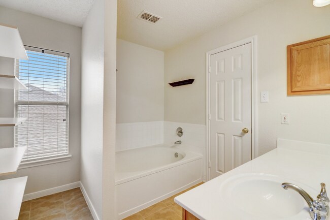 Building Photo - 6410 Birkdale Ln