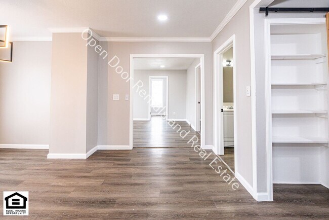 Building Photo - Available now!! ***MOVE IN RENT SPECIAL $550 OFF FIRST MONTH'S RENT!!***