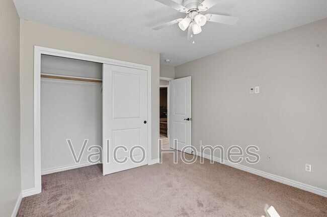 Building Photo - 6326 N 14th Pl