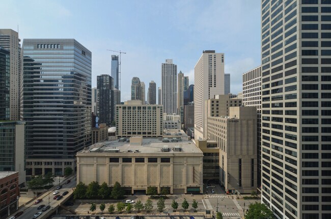 Building Photo - 405 N Wabash Ave